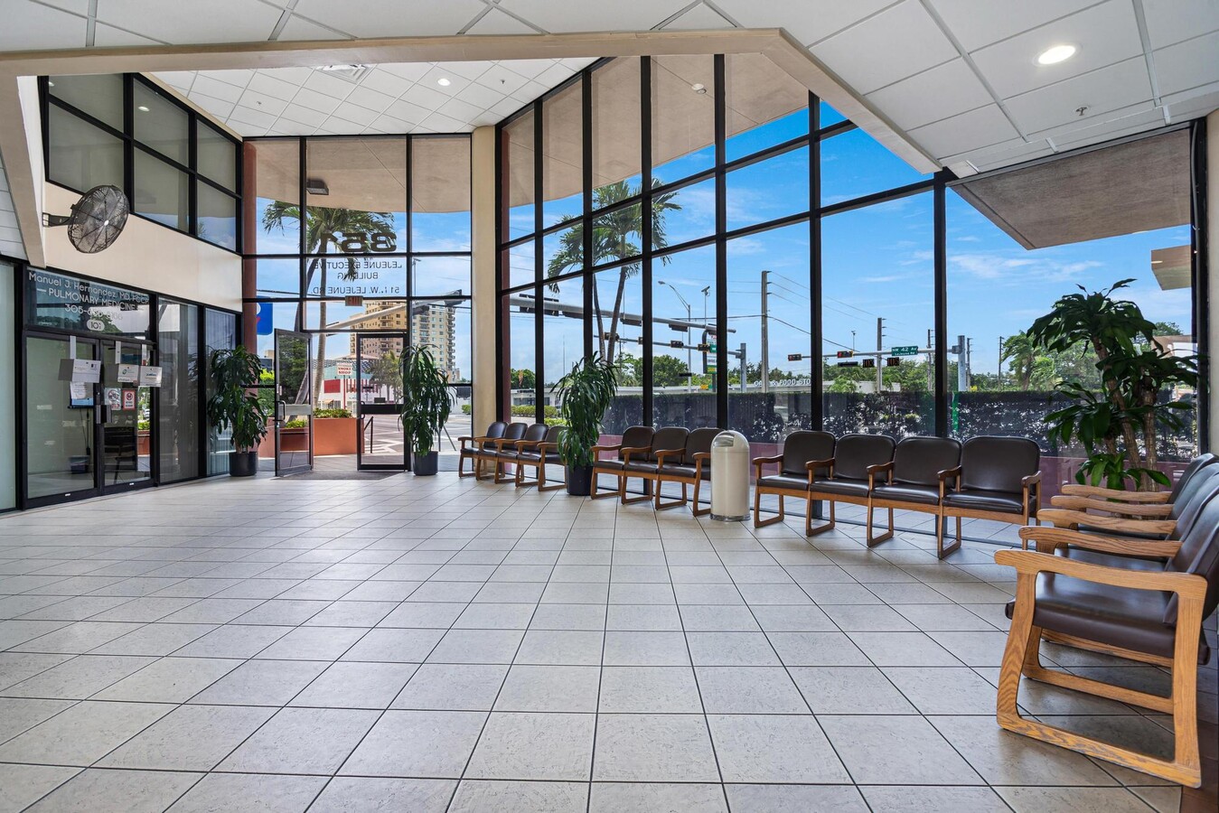 351 NW Le Jeune Rd, Miami, FL 33126 - Lot 503 - - Photo intérieure - Image 1 of 15