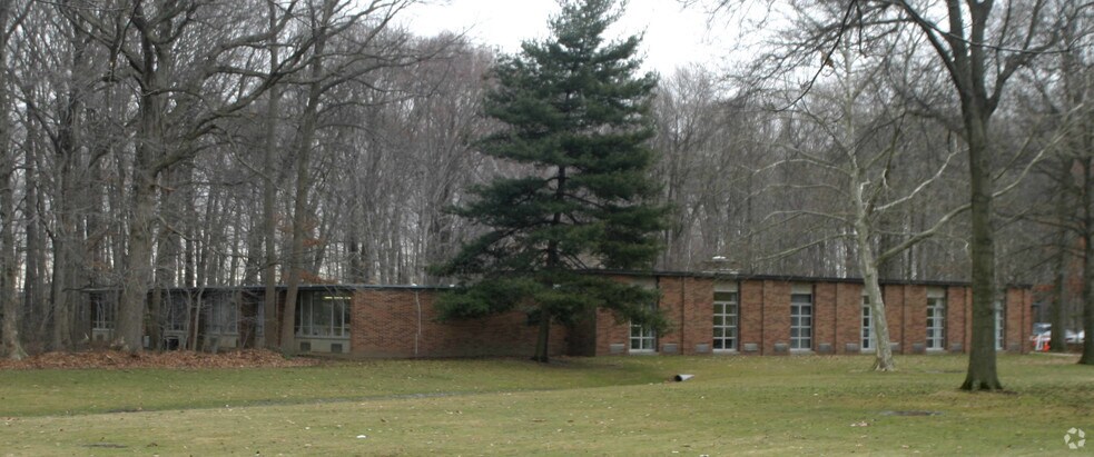 300 Fidelity Plz, North Brunswick, NJ à louer - Photo de l’immeuble – Image 2 sur 3