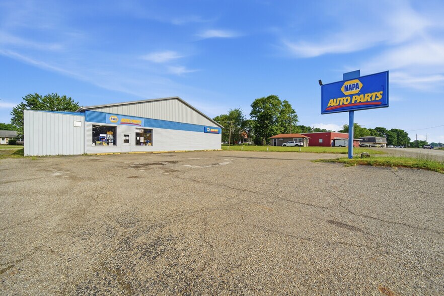 701 Main St N, Navarre, OH à vendre - Photo de l’immeuble – Image 1 sur 8