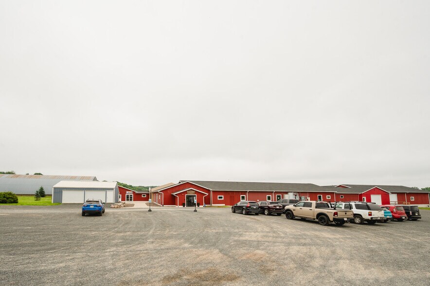 373 280th St, Osceola, WI à louer - Photo de l’immeuble – Image 3 sur 30