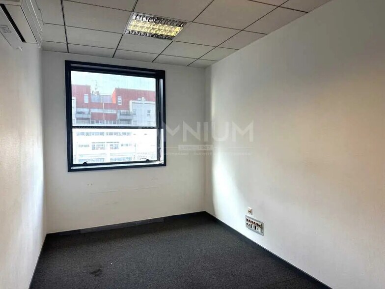 Bureau dans Meyzieu à louer - Photo de l’immeuble – Image 3 sur 5