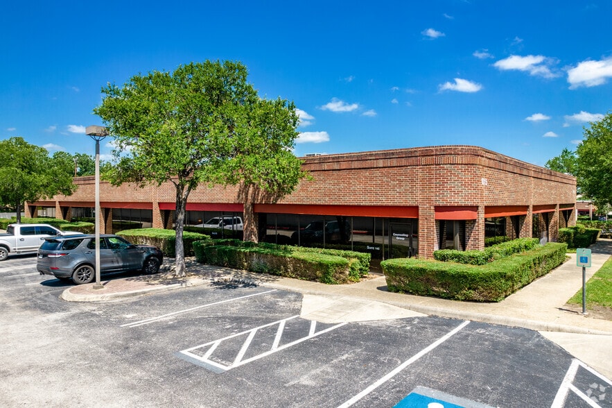 1015 N Central Pky, San Antonio, TX à louer - Photo de l’immeuble – Image 3 sur 5