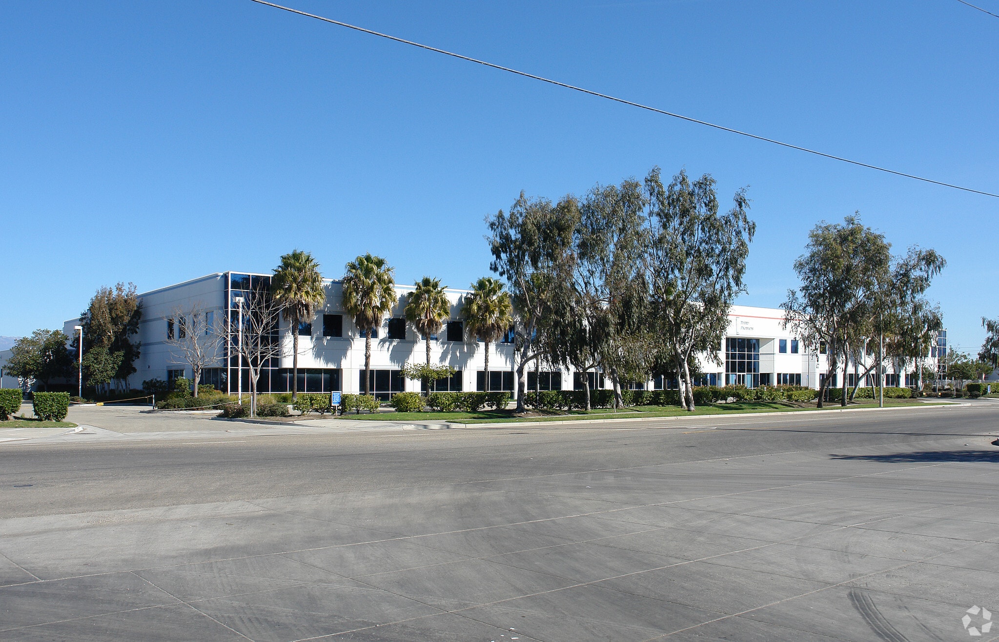 3301 Sturgis Rd, Oxnard, CA à vendre Photo principale– Image 1 sur 6