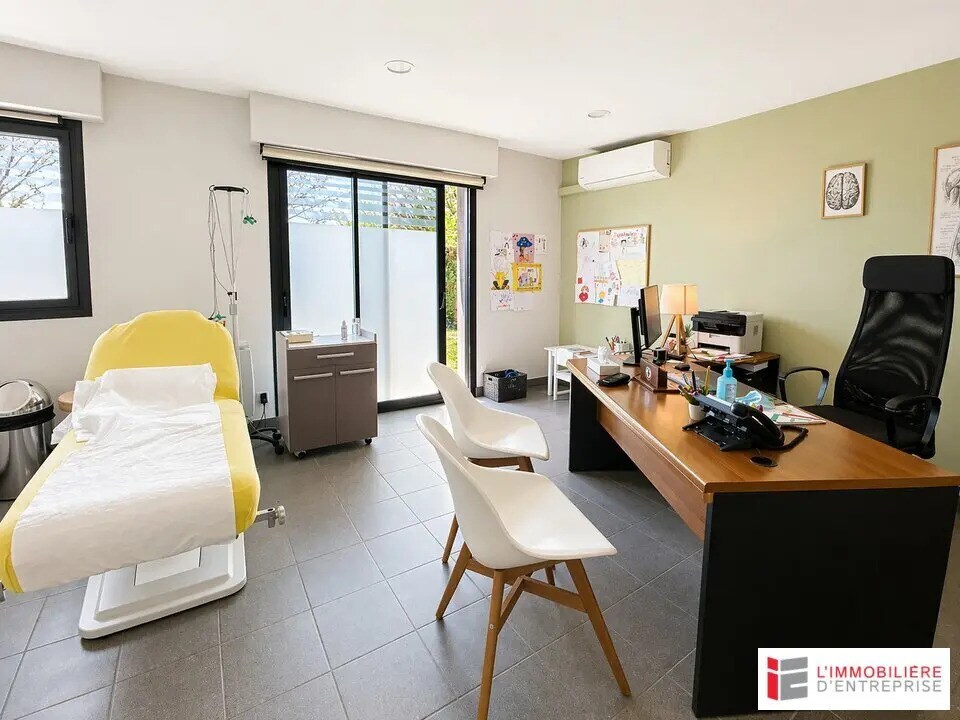 Bureau dans Saint-Erblon à vendre Photo intérieure– Image 1 sur 13