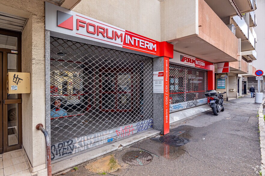 Immeuble residentiel dans Marseille à vendre - Photo de l’immeuble – Image 3 sur 7