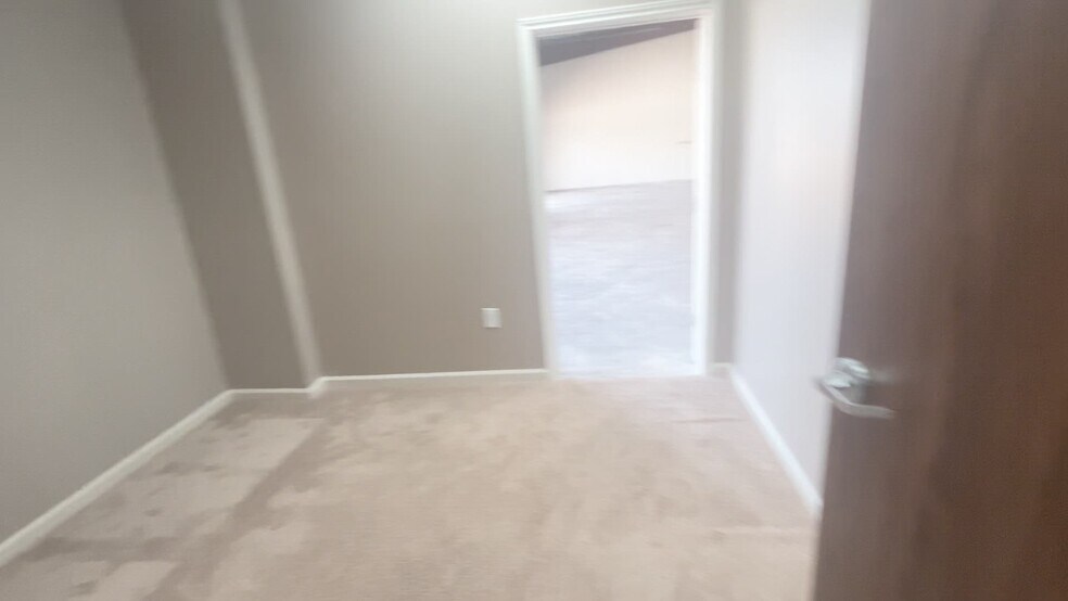 1800 Sherwood Forest St, Houston, TX à louer - Vidéo sur l’annonce professionnelle – Image 3 sur 24