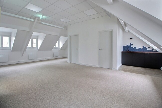 Plus de détails pour 5 Rue De Hanovre, Paris - Bureau à louer