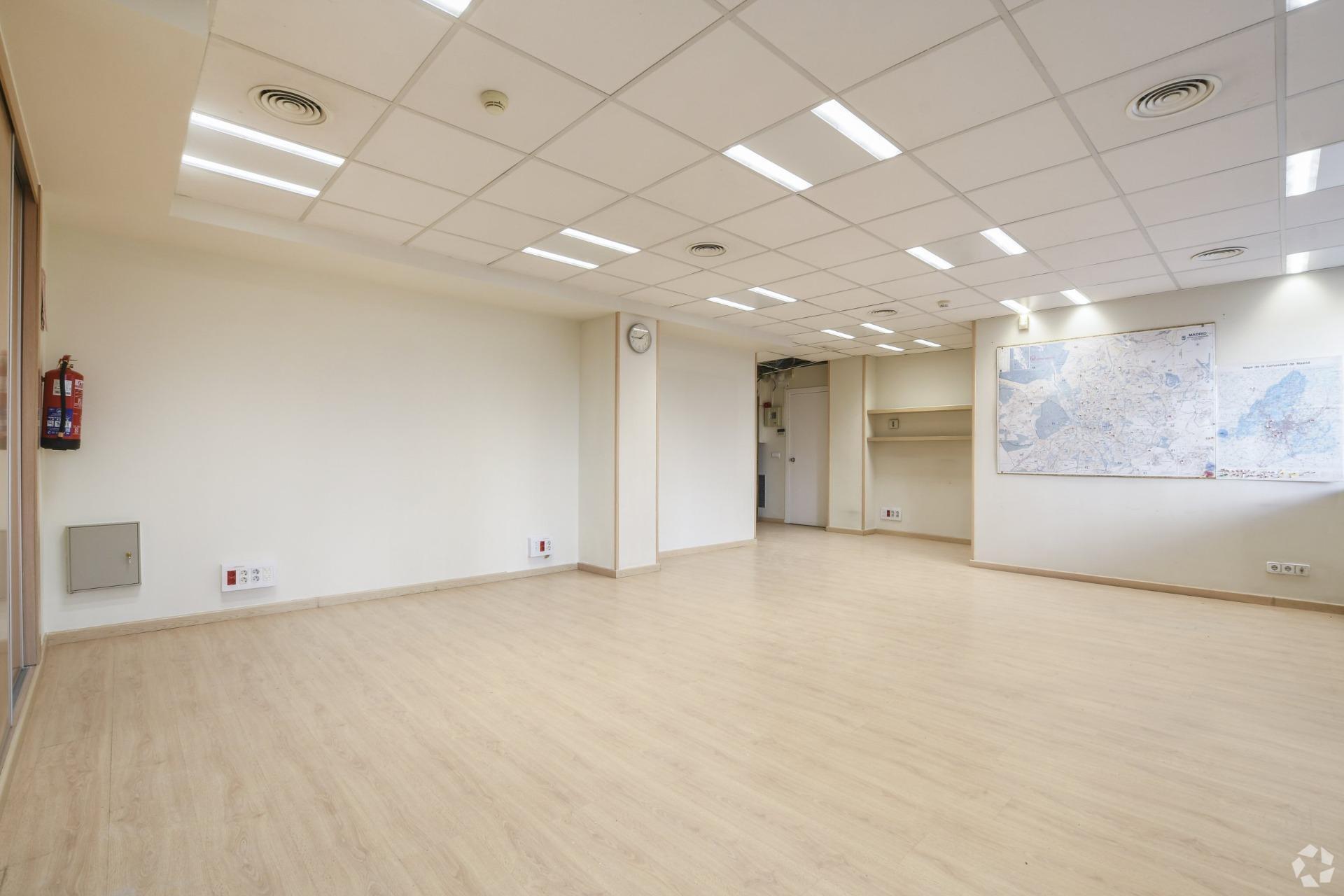 Immeuble residentiel dans Madrid, Madrid à vendre Photo intérieure– Image 1 sur 2