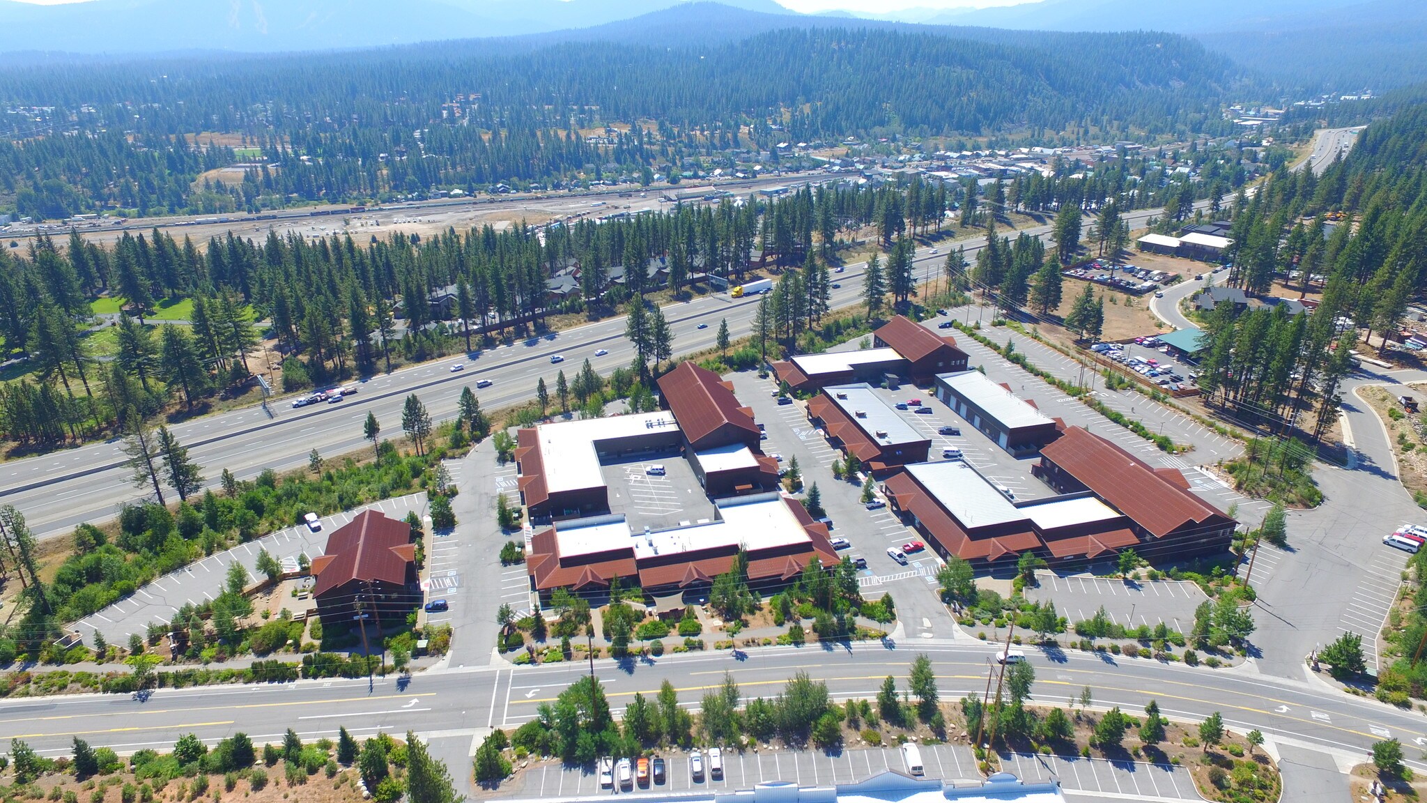 10775 Pioneer Trl, Truckee, CA à louer Photo principale– Image 1 sur 32