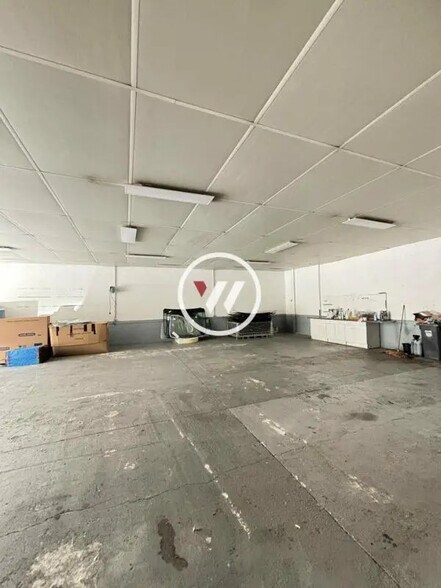 Bureau dans Gémenos à louer - Photo de l’immeuble – Image 2 sur 7