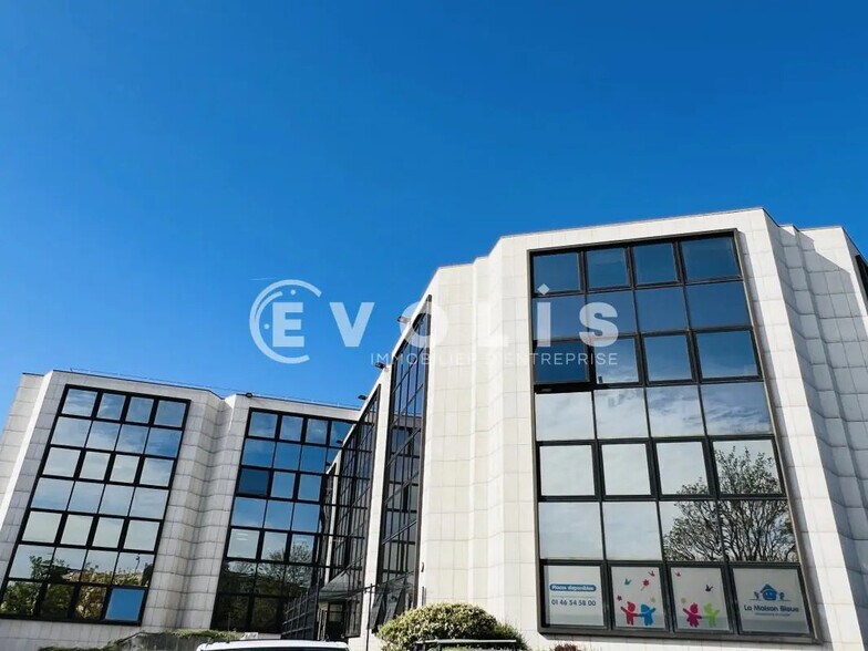 Bureau dans Lognes à louer - Photo de l’immeuble – Image 3 sur 9