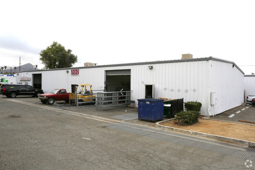 3232 Center St, Riverside, CA à louer - Photo principale – Image 3 sur 4