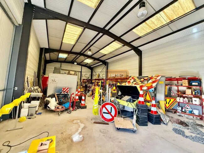 Plus de détails pour Industriel/Logistique à louer
