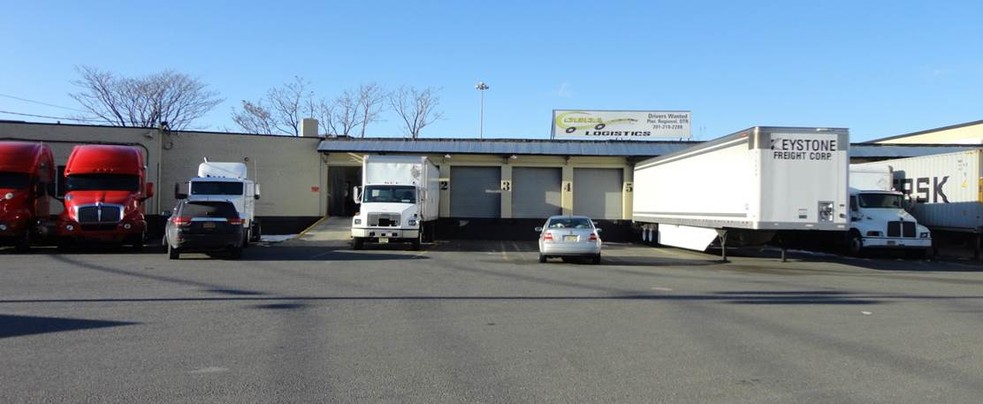 330 Manhattan Ave, Jersey City, NJ à vendre - Photo principale – Image 1 sur 8