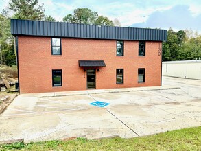 130 Robinson Dr, Fayetteville, GA à louer Photo de l’immeuble– Image 1 sur 8