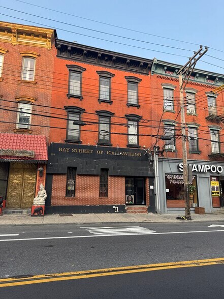 664 Bay St, Staten Island, NY à vendre - Photo de l’immeuble – Image 3 sur 15
