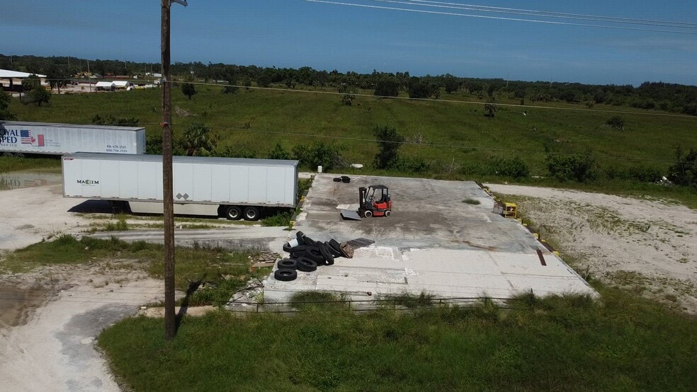2550 N Kings Hwy, Fort Pierce, FL à vendre - Vidéo sur l’annonce professionnelle – Image 2 sur 10