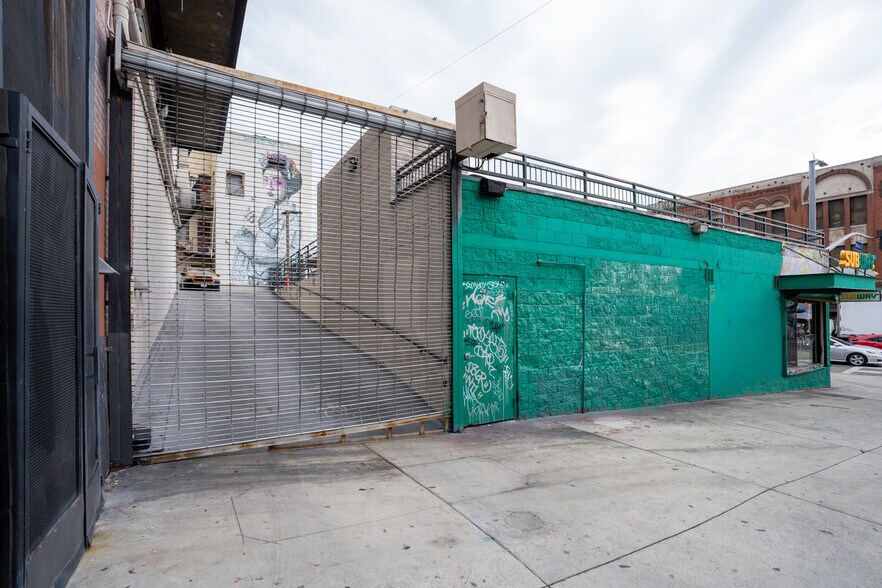 425 S Los Angeles St, Los Angeles, CA à vendre - Photo de l’immeuble – Image 2 sur 12