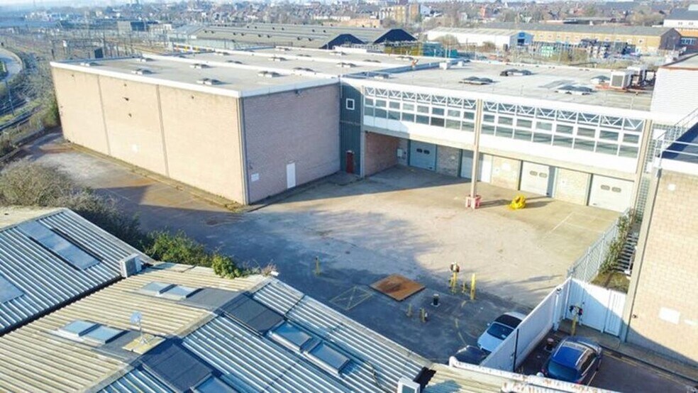 24 Scrubs Ln, Londres à louer - Photo de l’immeuble – Image 2 sur 7