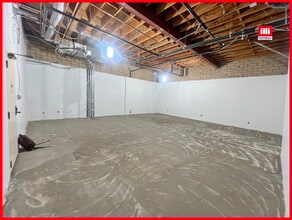 18356-18388 Clark St, Tarzana, CA à louer Photo intérieure– Image 1 sur 3
