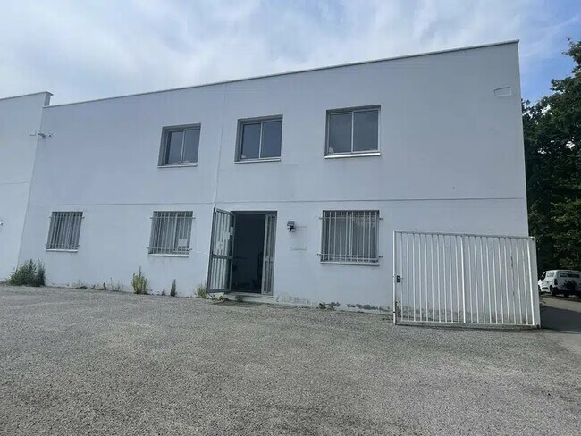 Plus de détails pour Industriel/Logistique à louer