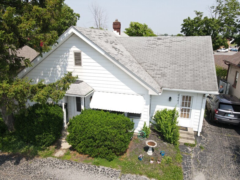 4441 N Franklin Rd, Lawrence, IN à vendre - Photo de l’immeuble – Image 3 sur 4