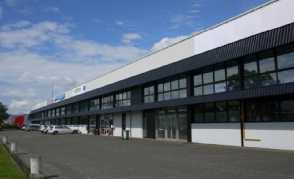 Industriel/Logistique dans Saint-Étienne-du-Rouvray à louer - Photo de l’immeuble – Image 1 sur 4