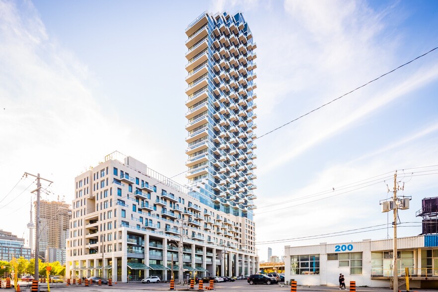 132 Queens Quay E, Toronto, ON à louer - Photo de l’immeuble – Image 1 sur 1