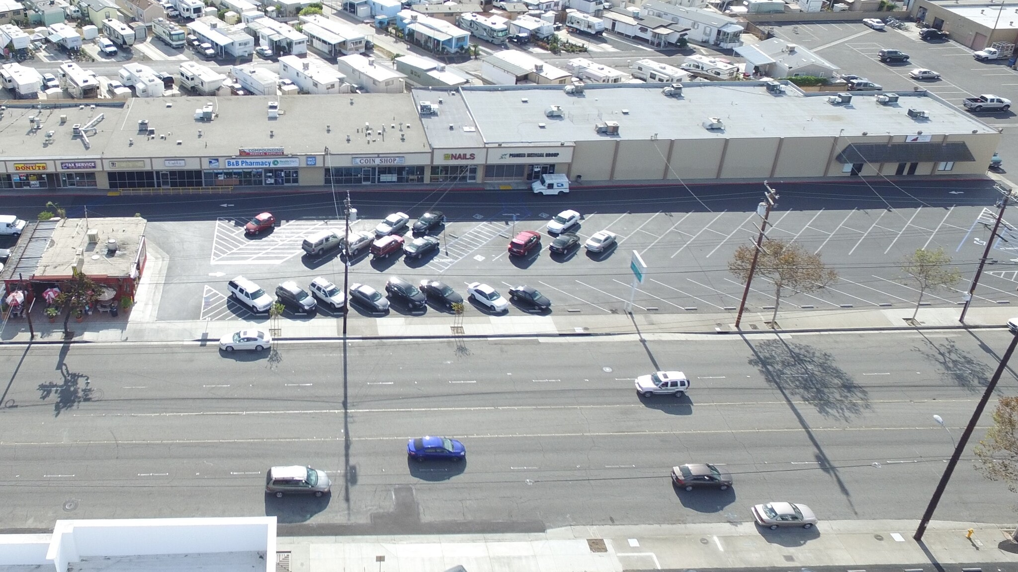 10231-10318 Rosecrans Ave, Bellflower, CA à louer Photo intérieure– Image 1 sur 23