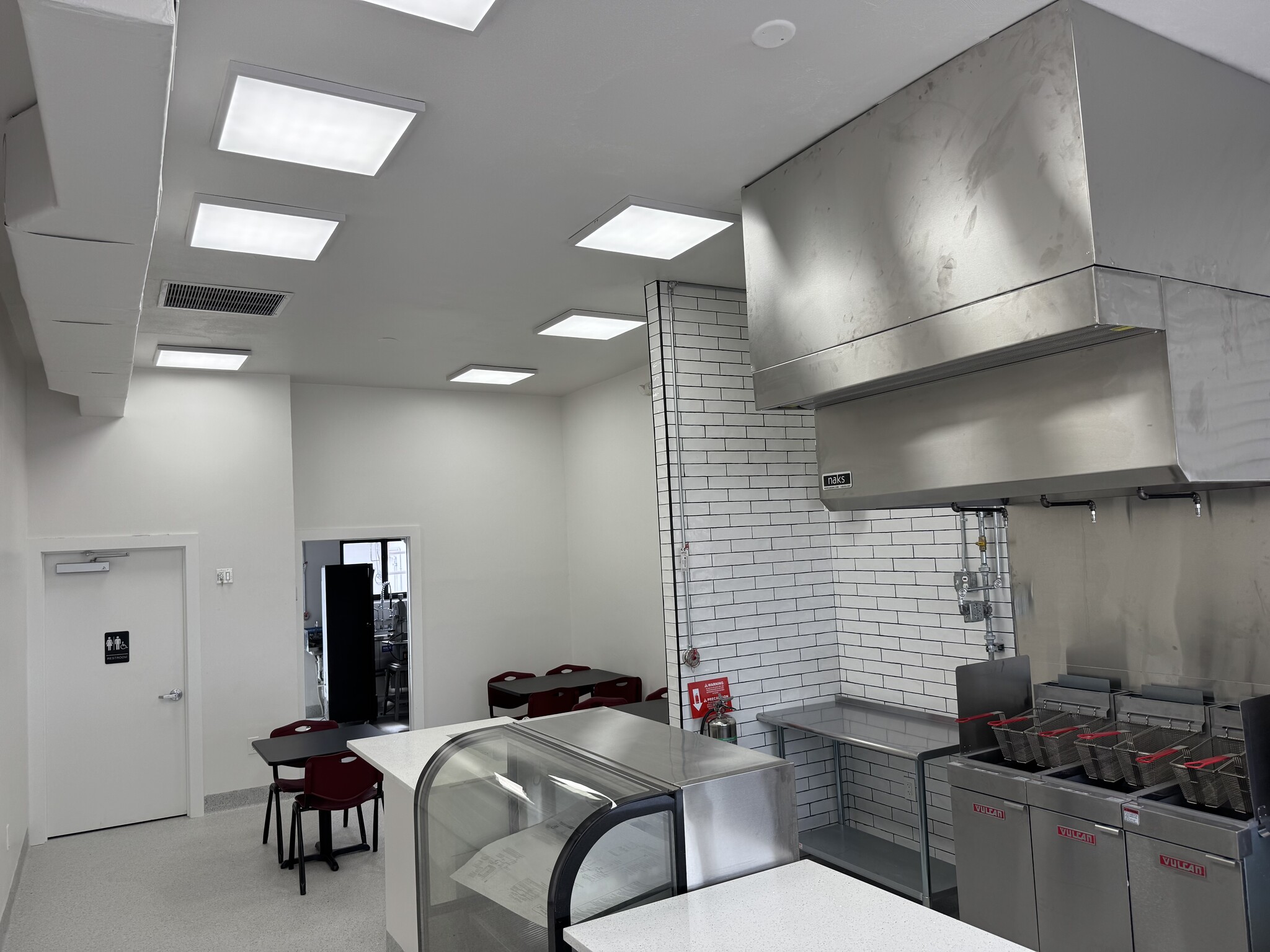 730-732 Belvedere Rd, West Palm Beach, FL à louer Photo intérieure– Image 1 sur 7