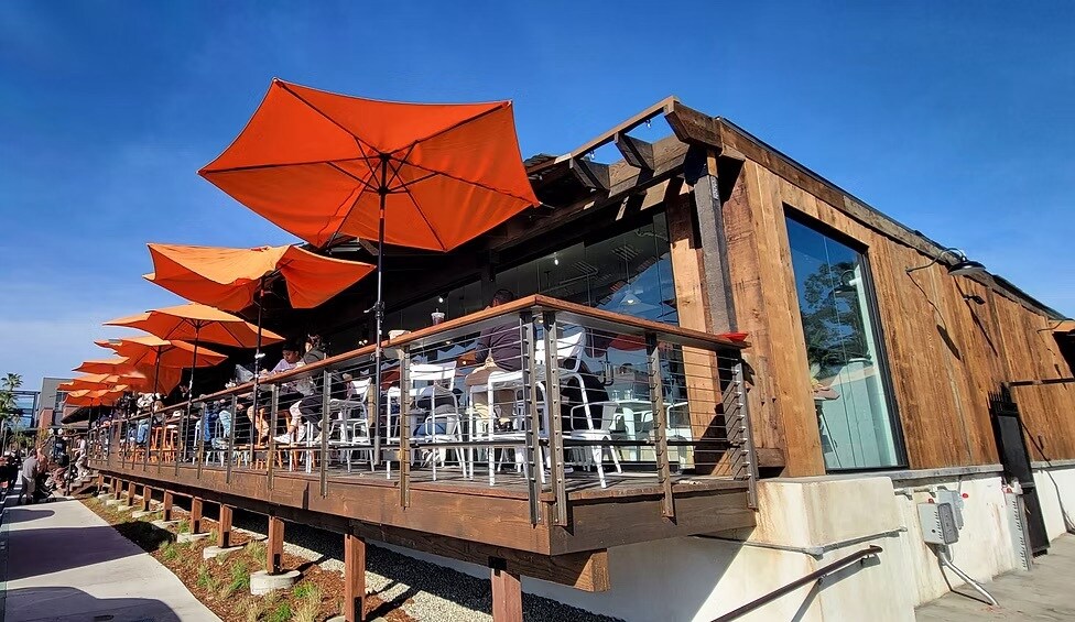 330 3rd St, Redlands, CA à louer - Photo de l’immeuble – Image 2 sur 5