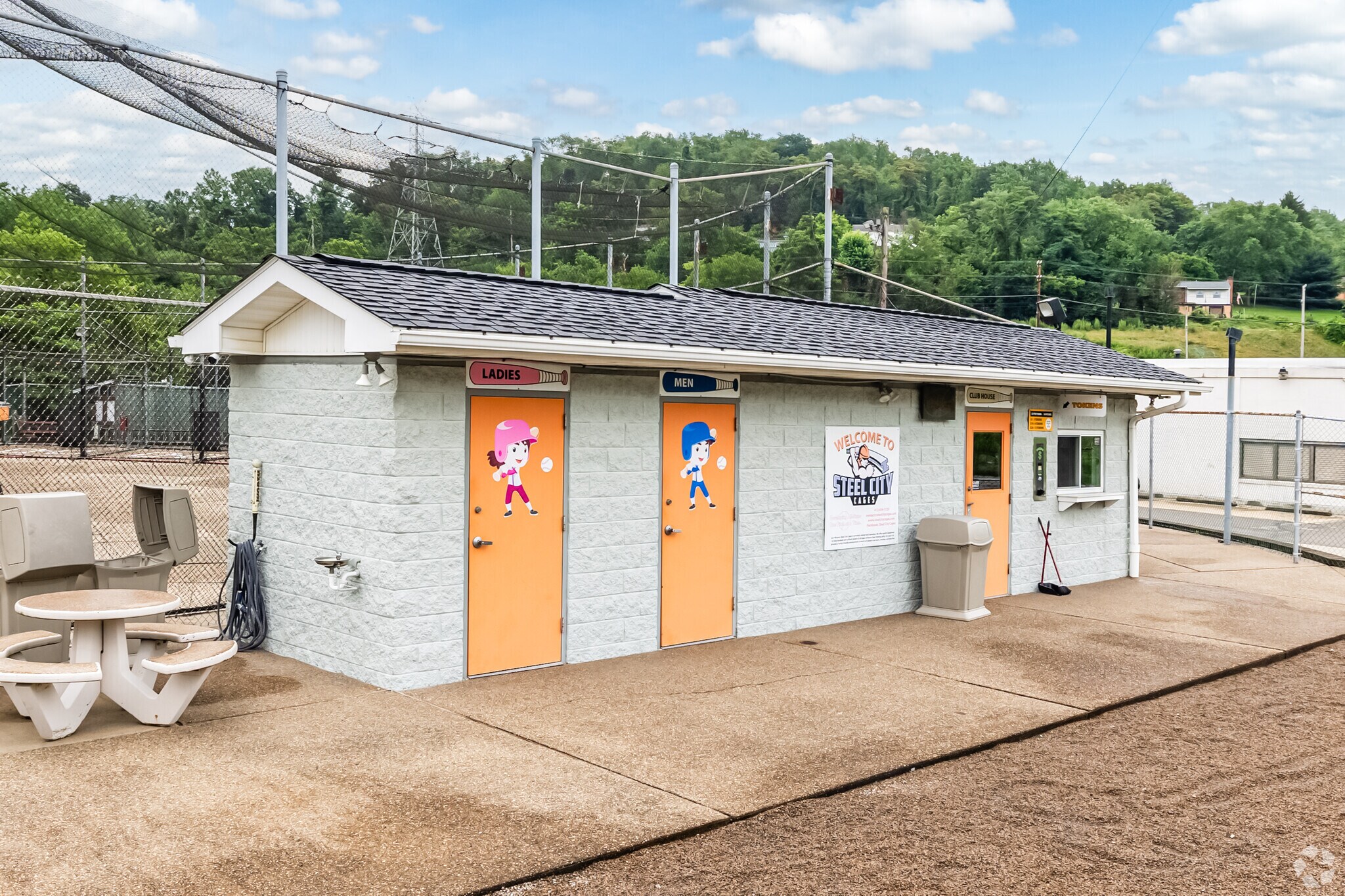 4635 Buttermilk Hollow Rd, West Mifflin, PA à vendre Photo principale– Image 1 sur 6