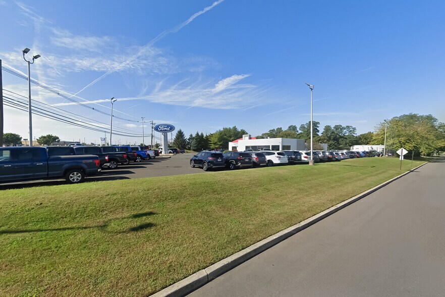 67 Highway 36, Eatontown, NJ à vendre - Photo principale – Image 1 sur 1