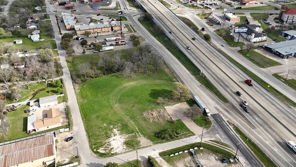 407 Freeway Service Road, Hutchins, TX à vendre - Aérien – Image 1 sur 7