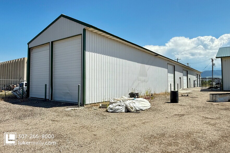 220 Pendell Blvd, Mills, WY à vendre - Photo de l’immeuble – Image 3 sur 14