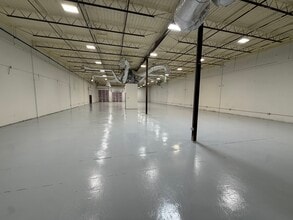 10823 Sanden Dr, Dallas, TX à louer Photo intérieure– Image 2 sur 4