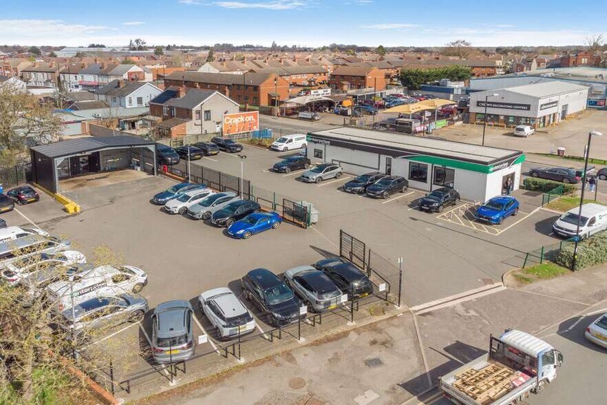 Enterprise Rent-a-car Lockhurst Lane portefeuille de 2 biens à vendre sur LoopNet.fr - Photo de l’immeuble – Image 3 sur 5