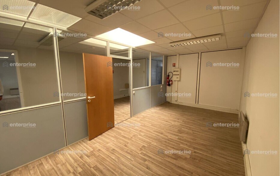 Bureau dans Compiègne à louer - Photo intérieure – Image 3 sur 6