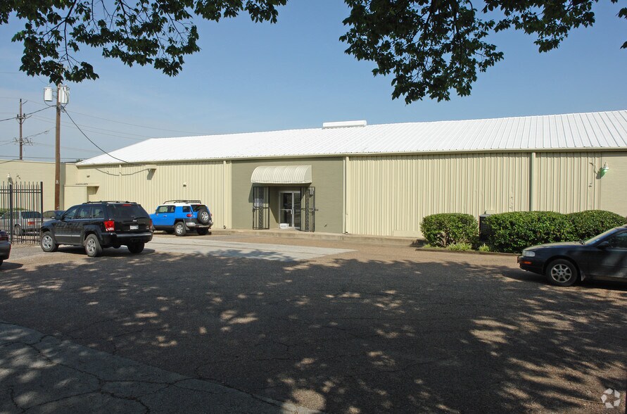 6300 Maple Ave, Dallas, TX à louer - Photo de l’immeuble – Image 3 sur 3