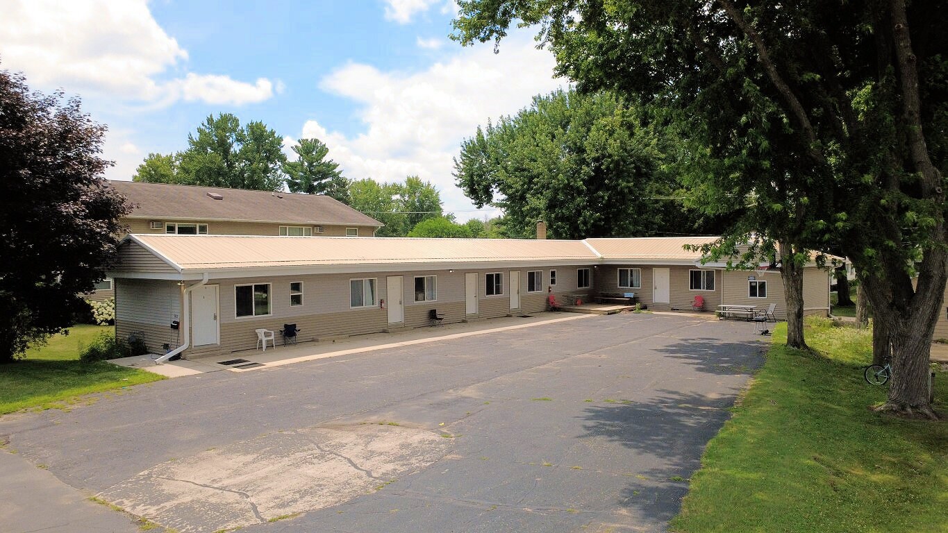 511 Vine St, Wisconsin Dells, WI à vendre Photo de l’immeuble– Image 1 sur 30