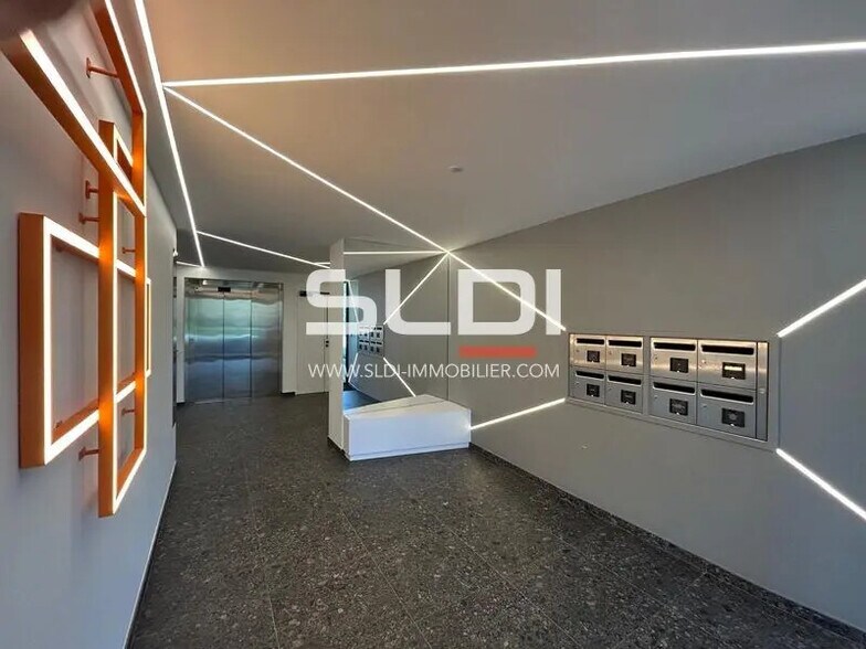 Bureau dans Limonest à louer - Hall d’entrée – Image 2 sur 6