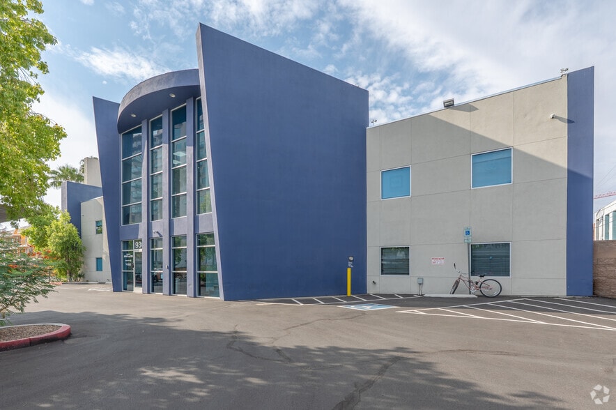 930 S 4th St, Las Vegas, NV à louer - Photo de l’immeuble – Image 3 sur 13