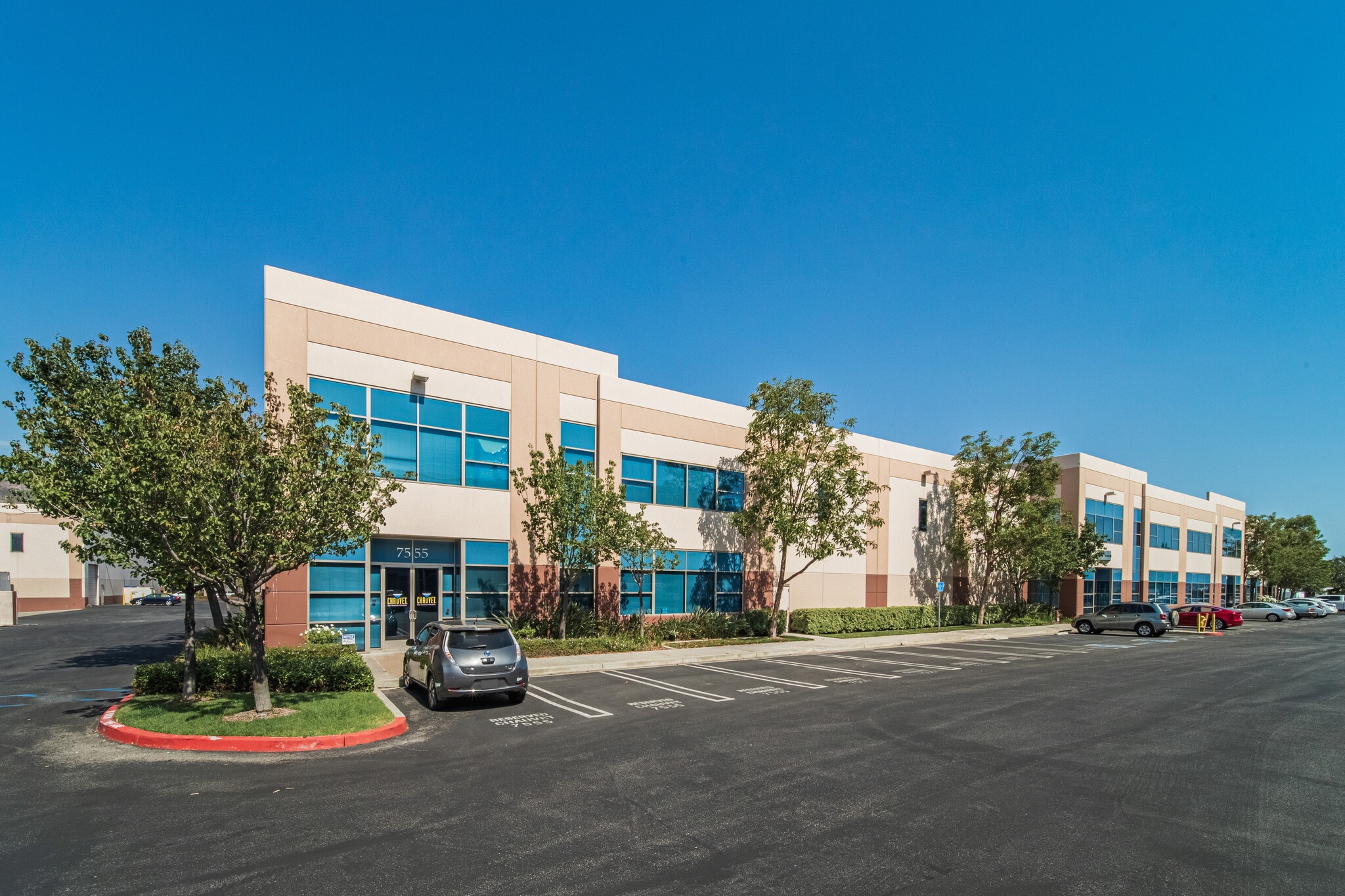 7555 N San Fernando Rd, Burbank, CA à louer Photo principale– Image 1 sur 18