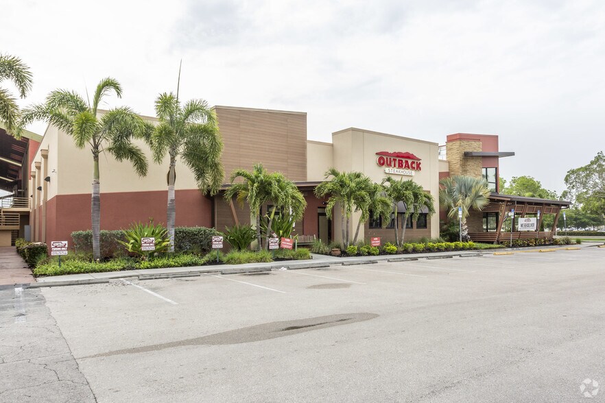 12995 S Cleveland Ave, Fort Myers, FL à vendre - Photo de l’immeuble – Image 2 sur 3