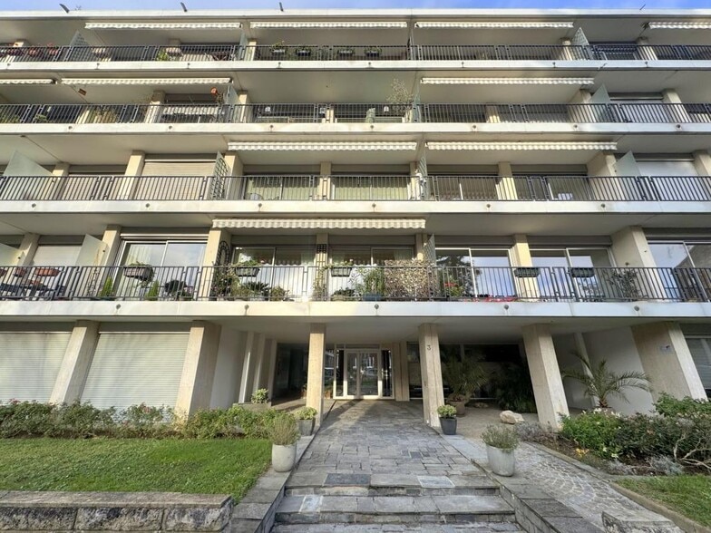 Bureau dans Versailles à vendre - Photo de l’immeuble – Image 1 sur 15
