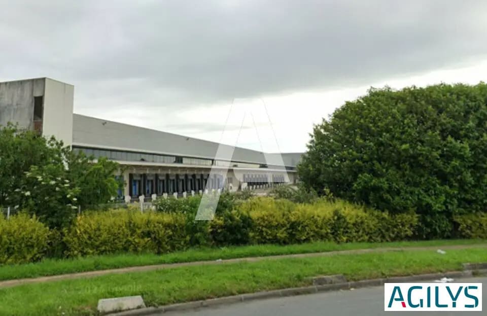 Industriel/Logistique dans Combs-la-Ville à louer Photo principale– Image 1 sur 2