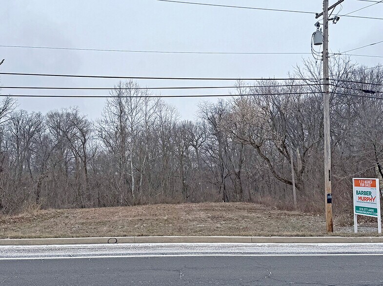 7421 N Illinois St, Caseyville, IL à vendre - Photo de l’immeuble – Image 2 sur 3