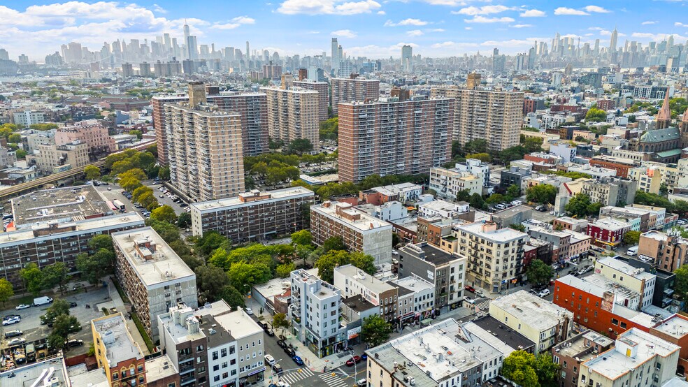 69 Moore St, Brooklyn, NY à vendre - Photo de l’immeuble – Image 3 sur 5