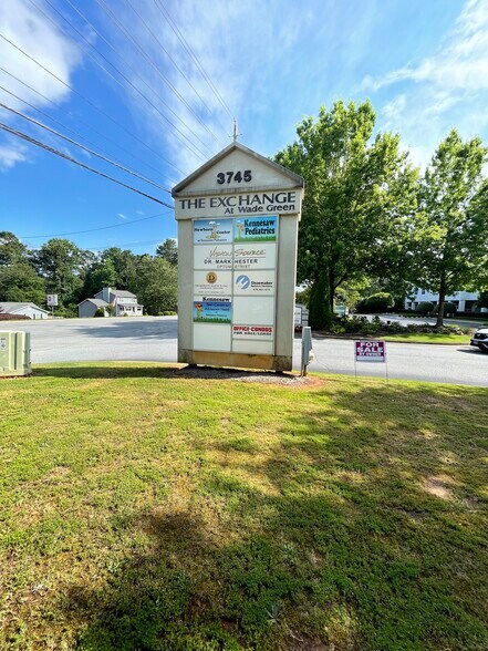 3745 Cherokee St, Kennesaw, GA à louer - Photo principale – Image 1 sur 17