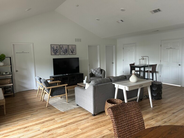 103 Brunswick Ave, Saint Simons Island, GA à louer - Photo intérieure – Image 2 sur 2